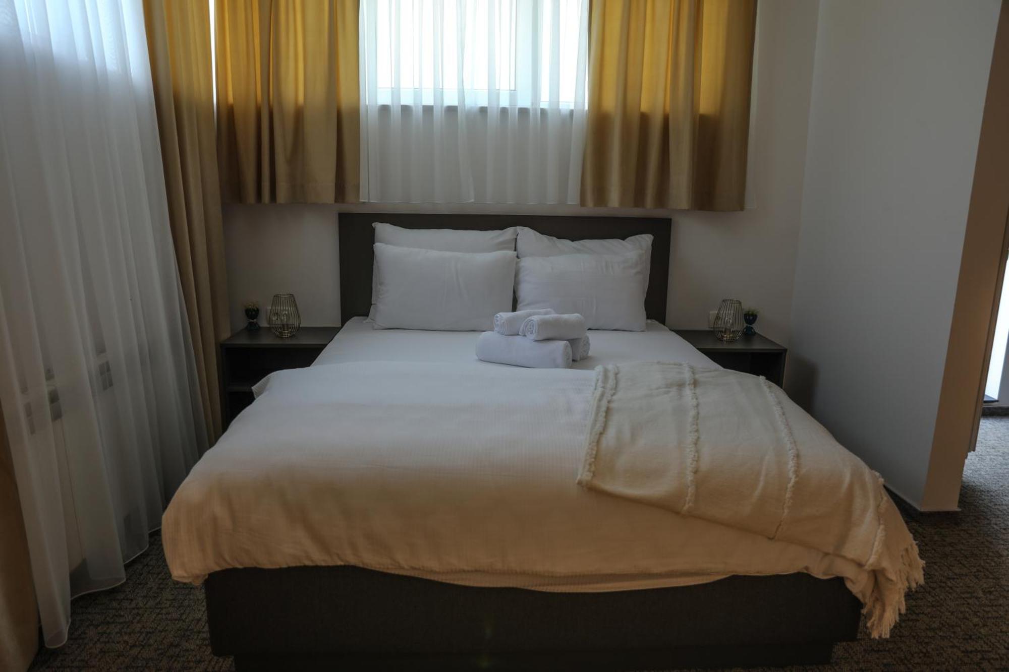 Visit Point Apartment *
