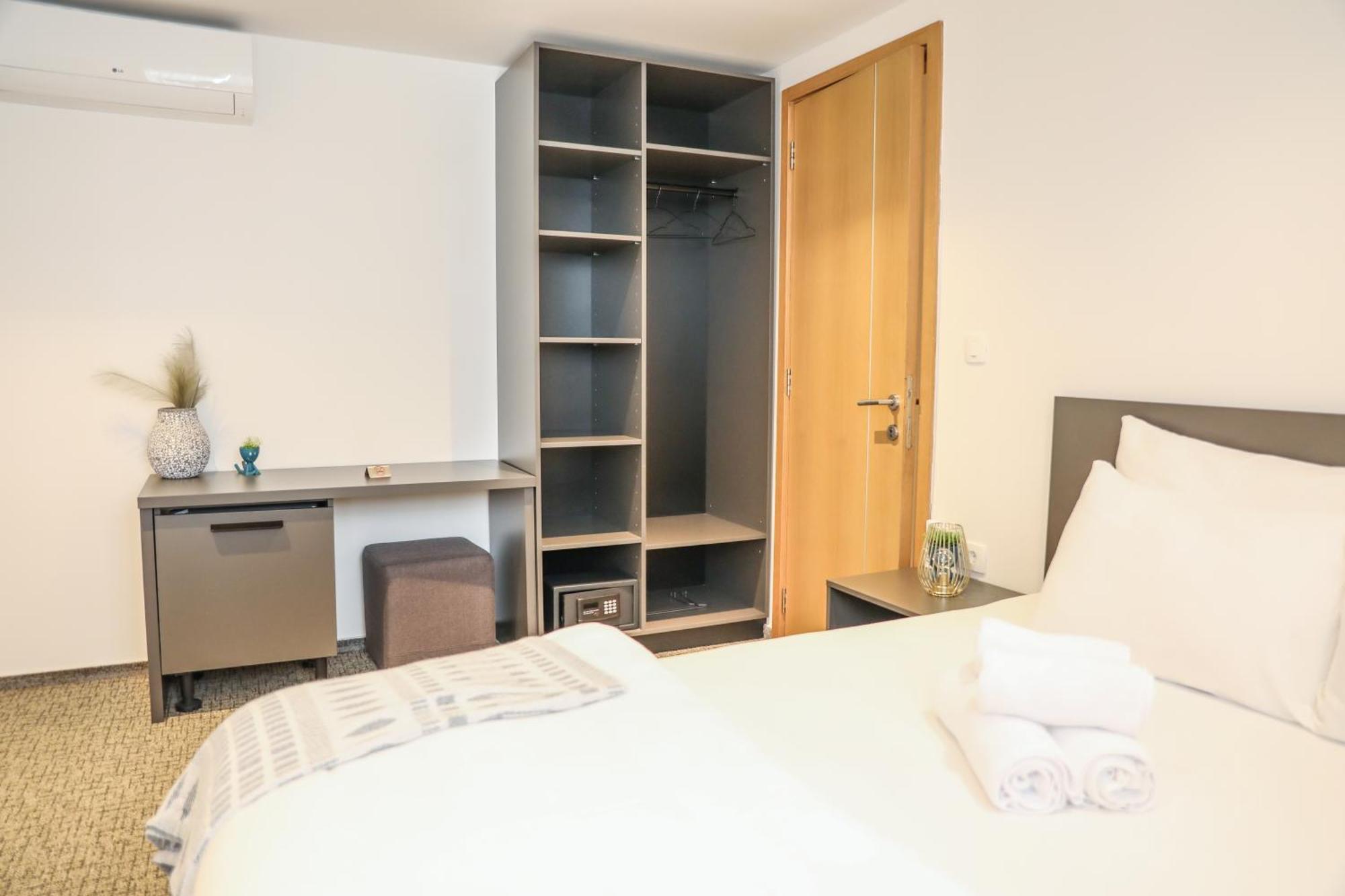 Visit Point Apartment *